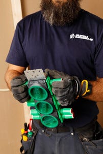 Schneider Multifix regelfäste för apparatdosa, stål