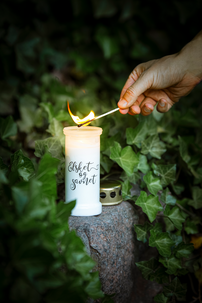 Gravlykt med lokk og norsk tekst, 70 timer