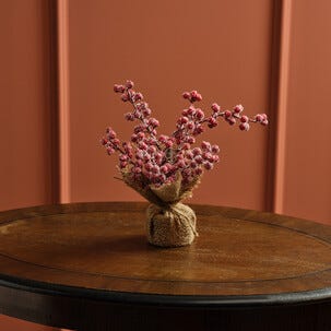 Juldekoration frostade bär med jutefot, 28 cm