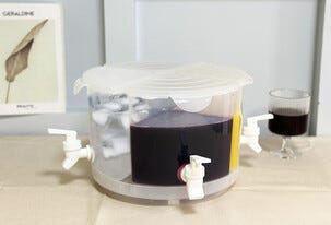 Drikkedispenser med 4 tappekraner, lokk og dreiebrett, 5,5 liter