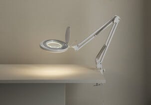 Skrivbordslampa med förstoringsglas LED