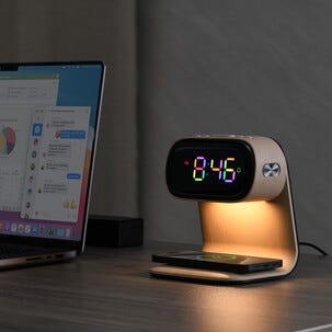 Väckarklocka digital med belysning och trådlös laddning Qi