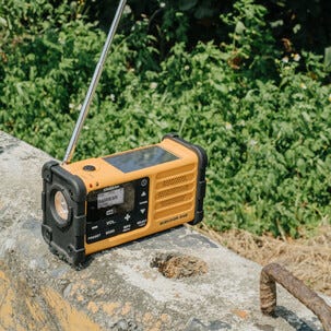 Sangean Kampiradio MMR88 DAB USB, aurinkokenno ja dynamo