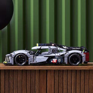 LEGO Technic Peugeot 9X8 24H Le Mans Hybrid Hypercar 42156, 18+