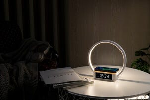 Digitaalinen herätyskello Wake-up Light, herätysvalo ja Qi