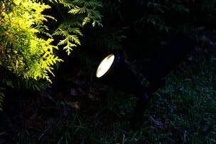 Vinklingsbar solcellsdriven spotlight, svart