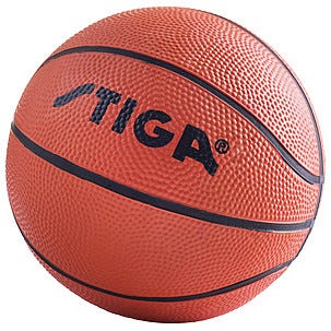 Basketkorg med boll