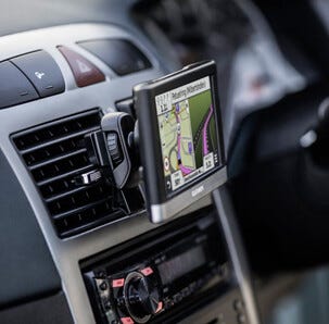Tuuletusristikkokiinnike navigaattoreille, Garmin