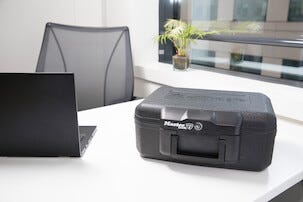 Masterlock brandsäker förvaringsväska med lås L1200