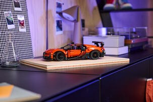 LEGO Technic Bugatti Chiron Pur Sport-hyperbil 42222, fra 9 år