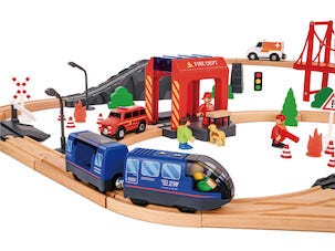 Tågbana i trä brandräddning, 70 delar, från 3 år
