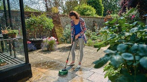 Bosch Universal Aquatak 135 med tillbehör hem & bil