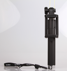 Selfiekeppi, jossa kaukolaukaisin