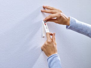 Självhäftande skruvar Tesa, gråa