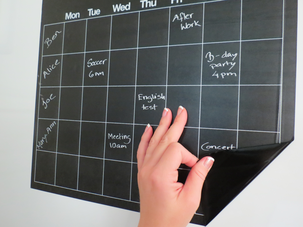 Selvheftende krittavle med ukeplan