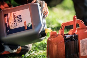 Husqvarna sagkjedeolje X-Guard Bio, 250 ml