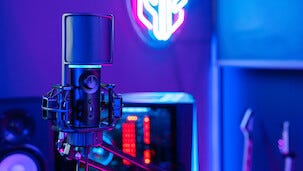 Streamplify MIC USB-mikrofoni, RGB-valo ja mikrofonivarsi