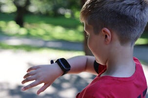 Cmee Play Pro G5 GPS-klocka för barn