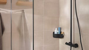 Tesa Lavaa Suihkukori kulmaan, itsekiinnittyvä, musta