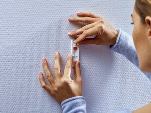 Självhäftande spikar Tesa, vita