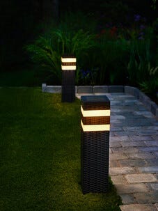 Pollare med solcellsbelysning