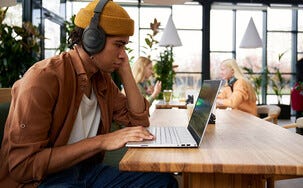 JBL Tune 775NC sammenleggbare trådløse over ear-hodetelefoner, svarte
