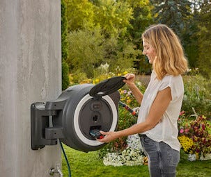 Gardena PowerRoll XL 35 m Akkukäyttöinen letkukela, valkoinen