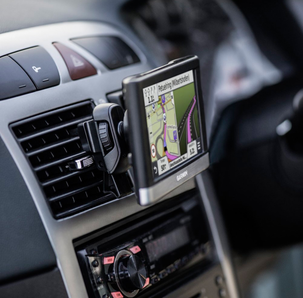 Garmin fäste för ventilationsgaller