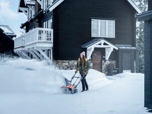 Husqvarna ST 143i batteridriven snöslunga med LED, 36 V