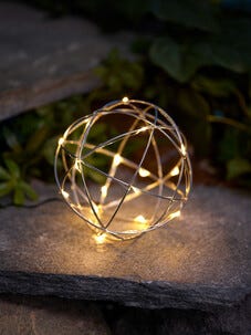 Hängande solcellsbelysning