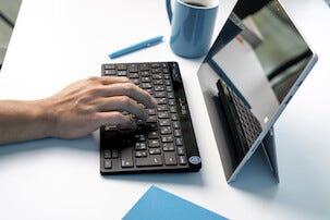 JLab Go bärbart trådlöst tangentbord