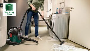 Bosch UniversalVac 15 grovdammsugare med tillbehör