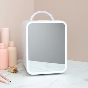 Skincare fridge Minijääkaappi meikeille ja kosmetiikalle, 5 l