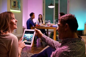 Aloituspakkaus Philips Hue White and Color Ambiance E27