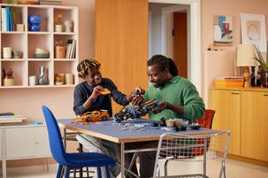 LEGO Technic 2 Fast 2 Furious Nissan Skyline GT-R (R34) 42210, 18 år