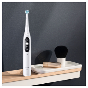 Oral-B iO 7s White eltandborste, 5 borstlägen