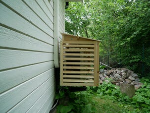 Ilmalämpöpumpun suojakotelo puu, 106 x 55 x 73 cm