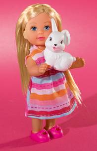 Evi Love, nukke ja eläin