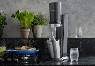 Hiilihapotuslaite SodaStream Crystal, Black Metallic