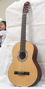 Nylonsträngad akustisk gitarr Joy