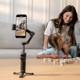 DJI Osmo Mobile 8 Advanced Tracking Combo gimbal
