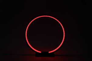 Pöytävalaisin Neon Ring RGB väritehosteilla, 27 cm
