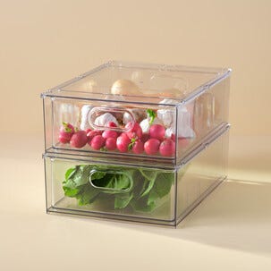 Stabelbar kjøleskapsoppbevaring med uttrekkbar skuff, gjennomsiktig