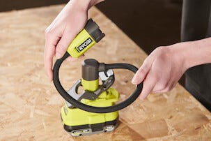 Ryobi RLCF18-0 arbetslampa med flexibel hals, 18 V 