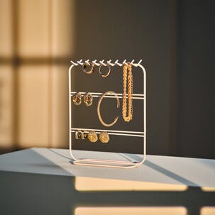 Smyckesställ i metall