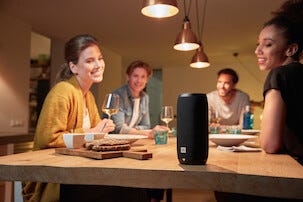 JBL Link 20, høyttaler med stemmeassistent