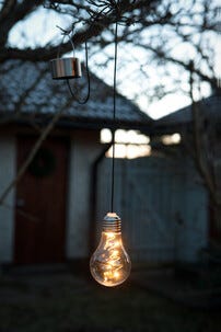 Hängande lampa med solcell