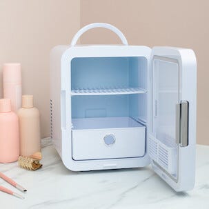Skincare fridge Minijääkaappi meikeille ja kosmetiikalle, 5 l