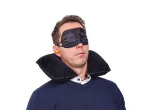 Reseset med kudde, mask och öronproppar