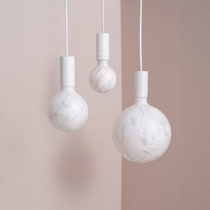 Dekorpære i marmordesign, LED, E27, varmhvit